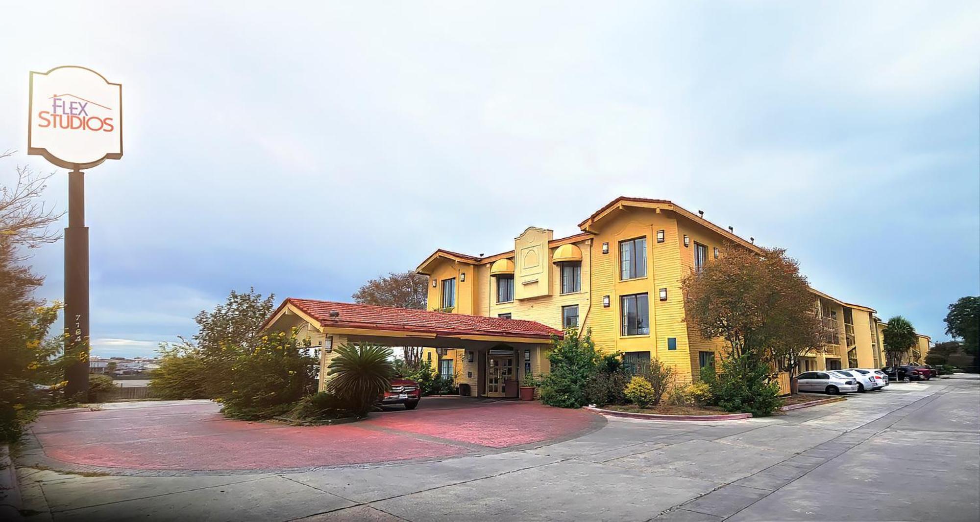 Flex Studios Culebra San Antonio Exterior photo